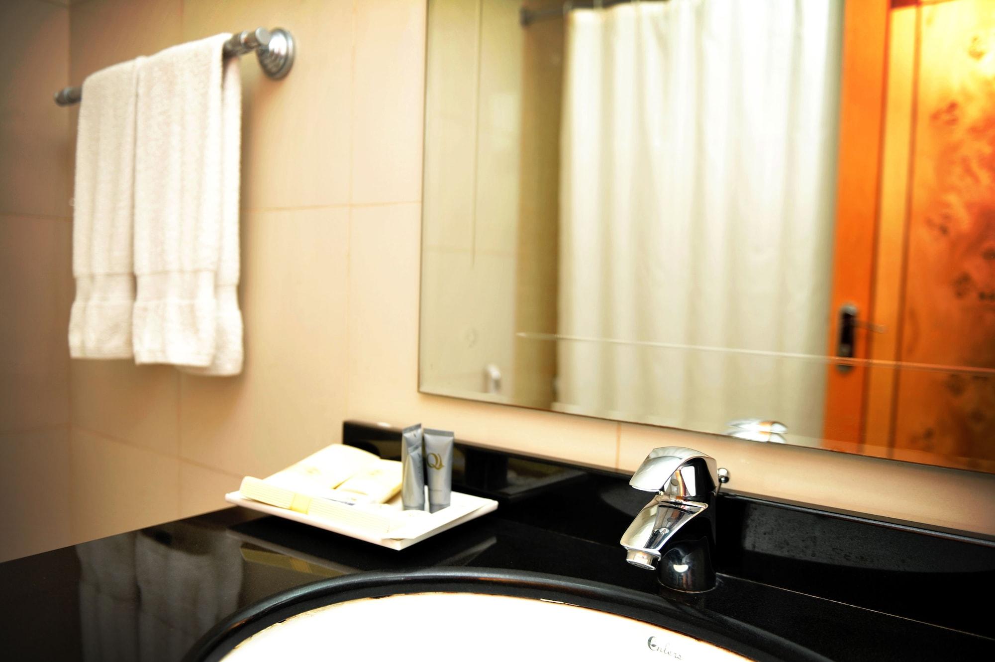 Marco Polo Hotel Manama Ngoại thất bức ảnh