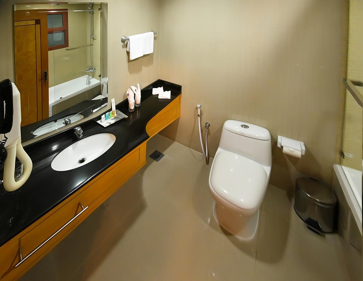 Marco Polo Hotel Manama Ngoại thất bức ảnh